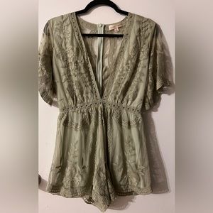 Honey Punch Romper Size Small